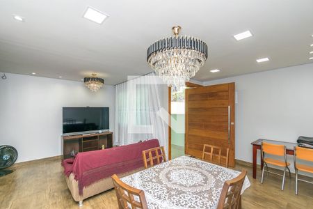 Sala de casa à venda com 4 quartos, 400m² em Vigário Geral, Rio de Janeiro