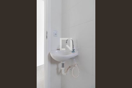 Banheiro de casa para alugar com 1 quarto, 49m² em Jardim Popular, São Paulo