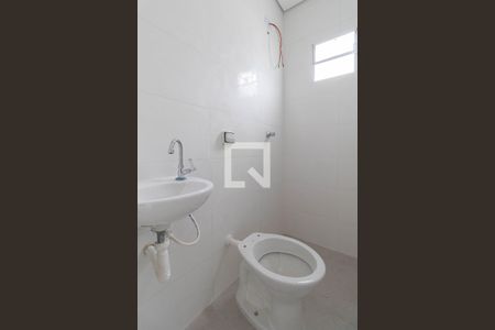 Banheiro de casa para alugar com 1 quarto, 52m² em Jardim Popular, São Paulo