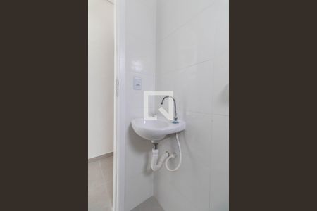 Banheiro de casa para alugar com 1 quarto, 52m² em Jardim Popular, São Paulo