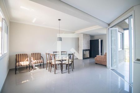 Sala de casa à venda com 3 quartos, 185m² em Campo Novo, Porto Alegre