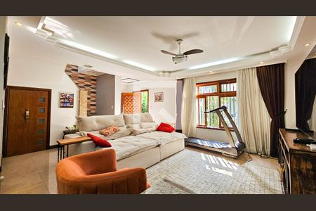 Sala de casa para alugar com 4 quartos, 350m² em Vila Arriete, São Paulo