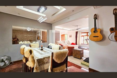 Sala de casa para alugar com 4 quartos, 350m² em Vila Arriete, São Paulo