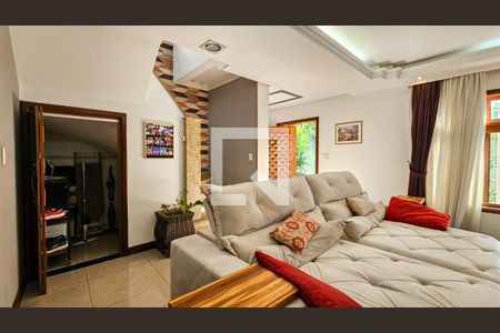 Sala de casa para alugar com 4 quartos, 350m² em Vila Arriete, São Paulo