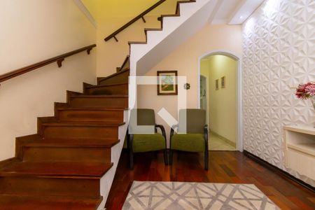 Escada de casa à venda com 3 quartos, 177m² em Jardim Angela (zona Leste), São Paulo