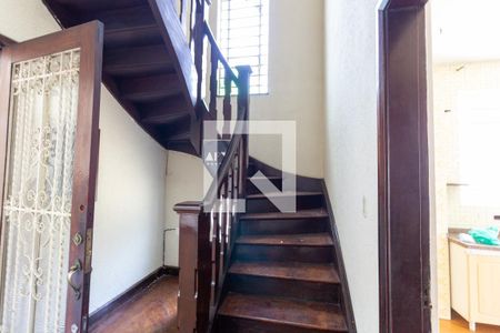 Acesso ao piso superior de casa para alugar com 5 quartos, 192m² em Pompeia, São Paulo