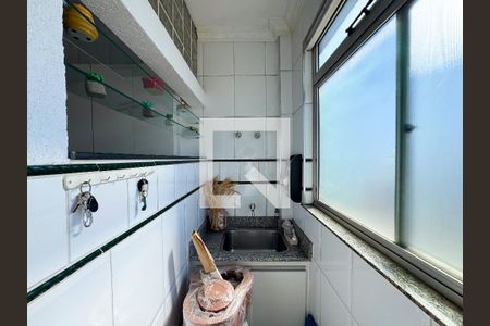 Área de Serviço de apartamento para alugar com 4 quartos, 300m² em Eldorado, Contagem