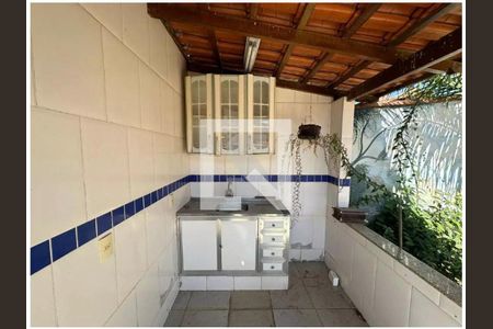 Casa à venda com 3 quartos, 300m² em Alvorada, Contagem