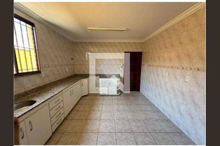 Casa à venda com 3 quartos, 300m² em Alvorada, Contagem