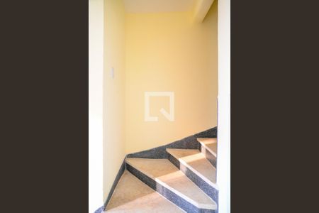 Escada de casa para alugar com 3 quartos, 119m² em Jardim da Saúde, São Paulo