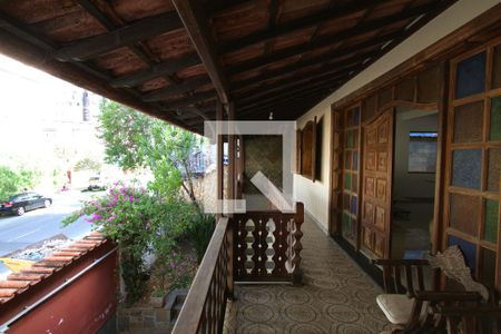 Varanda da Sala de casa à venda com 5 quartos, 250m² em Coração Eucarístico, Belo Horizonte