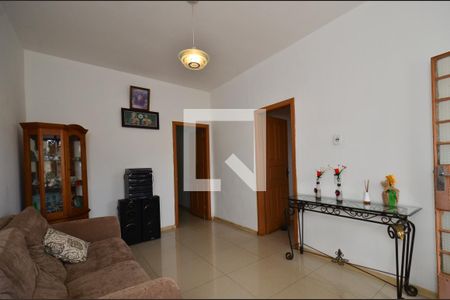Sala de estar de casa à venda com 6 quartos, 333m² em Esplanada, Belo Horizonte