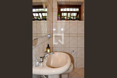 Lavabo de casa à venda com 5 quartos, 160m² em Menino Deus, Porto Alegre