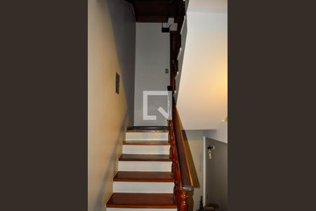 Escada de casa à venda com 5 quartos, 160m² em Menino Deus, Porto Alegre