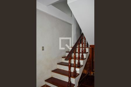 Escada de casa à venda com 5 quartos, 160m² em Menino Deus, Porto Alegre