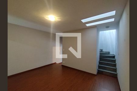 Sala de casa à venda com 3 quartos, 107m² em Vila Nair, São Paulo