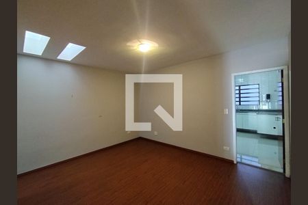 Sala de casa à venda com 3 quartos, 107m² em Vila Nair, São Paulo