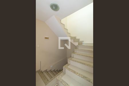 Hall do 2º andar de casa à venda com 2 quartos, 132m² em Vista Alegre, Rio de Janeiro