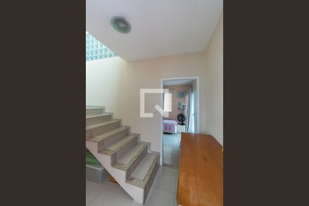 Hall do 2º andar de casa à venda com 2 quartos, 132m² em Vista Alegre, Rio de Janeiro
