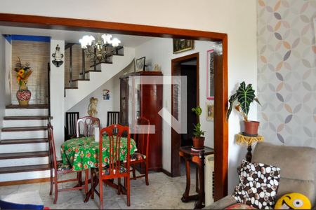 Sala de casa à venda com 3 quartos, 150m² em Coronel Aparicio Borges, Porto Alegre