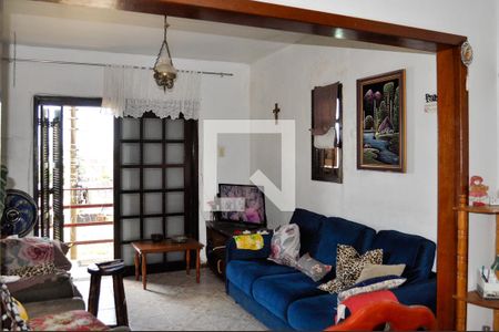 Sala de casa à venda com 3 quartos, 150m² em Coronel Aparicio Borges, Porto Alegre