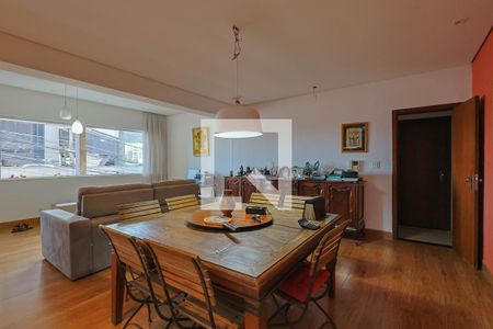 Sala de casa à venda com 3 quartos, 399m² em São Pedro, Belo Horizonte