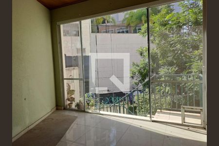 Casa de Condomínio à venda com 3 quartos, 295m² em Liberdade, São Paulo
