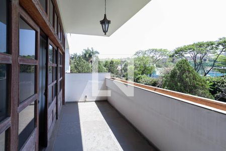 Varanda da sala 1 de casa para alugar com 6 quartos, 1400m² em Bandeirantes (pampulha), Belo Horizonte