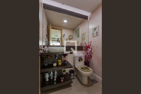Lavabo de apartamento para alugar com 3 quartos, 105m² em Passo D’areia, Porto Alegre