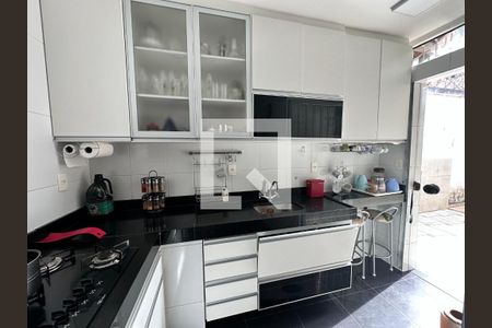 Casa à venda com 3 quartos, 124m² em Fernão Dias, Belo Horizonte