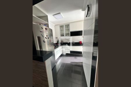 Casa à venda com 3 quartos, 124m² em Fernão Dias, Belo Horizonte