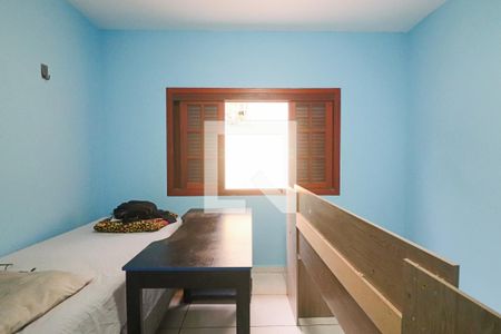 Quarto 2 de casa para alugar com 3 quartos, 130m² em Vila Albano, São Paulo