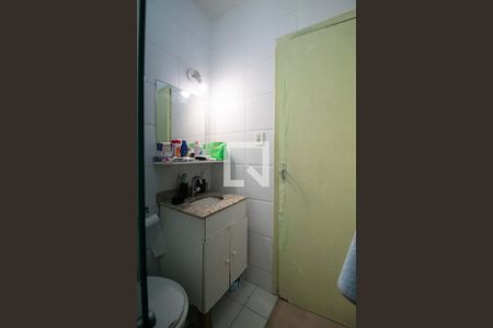 banheiro social de kitnet/studio à venda com 1 quarto, 30m² em Copacabana, Rio de Janeiro