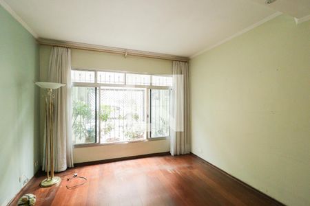 Sala de casa à venda com 3 quartos, 130m² em Conjunto Residencial Santa Terezinha, São Paulo