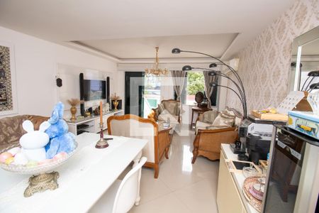 Sala de casa à venda com 4 quartos, 320m² em Vargem Grande, Rio de Janeiro