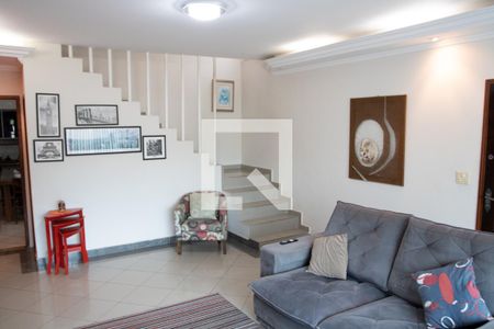 Sala de casa à venda com 3 quartos, 143m² em Jardim Sonia, São Paulo