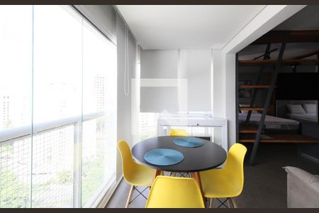 Varanda de kitnet/studio para alugar com 1 quarto, 50m² em Vila Andrade, São Paulo