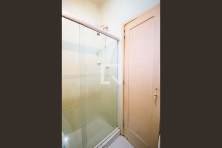 Banheiro de kitnet/studio à venda com 1 quarto, 28m² em Copacabana, Rio de Janeiro