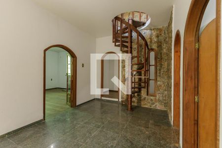 Sala 1 de casa para alugar com 7 quartos, 500m² em Chácara das Pedras, Porto Alegre