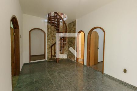 Sala 1 de casa para alugar com 7 quartos, 500m² em Chácara das Pedras, Porto Alegre