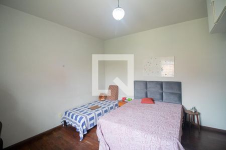 Suíte de casa à venda com 5 quartos, 360m² em Santa Helena, Contagem