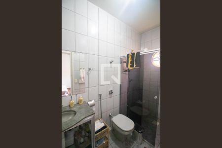 Banheiro da Suíte de casa à venda com 5 quartos, 360m² em Santa Helena, Contagem