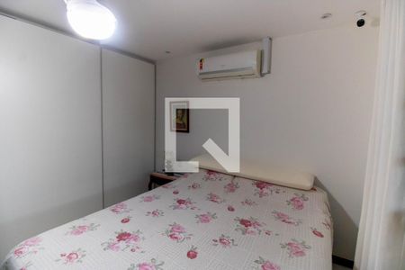 Quarto (Casa 1) de casa à venda com 5 quartos, 750m² em Serra Grande, Niterói