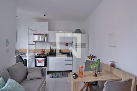 Sala/Cozinha de apartamento à venda com 1 quarto, 31m² em Vila Canero, São Paulo