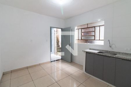 Cozinha de casa para alugar com 1 quarto, 45m² em Jardim Joao Xxiii, São Paulo