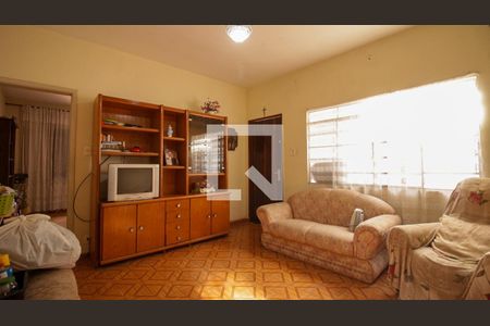 Casa 1 - Sala de casa à venda com 3 quartos, 250m² em Aricanduva, São Paulo