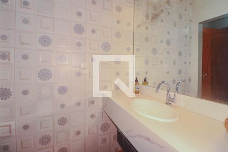 Lavabo de casa para alugar com 3 quartos, 180m² em Mário Quintana, Porto Alegre