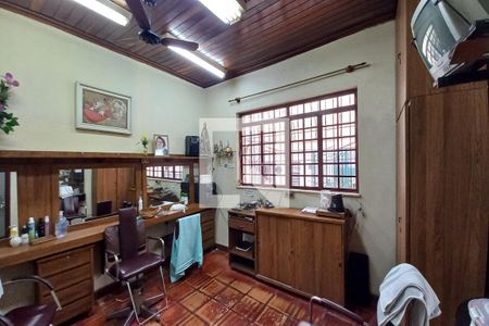 Sala de casa à venda com 3 quartos, 110m² em Centro, Campinas