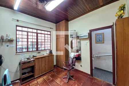 Sala de casa à venda com 3 quartos, 110m² em Centro, Campinas