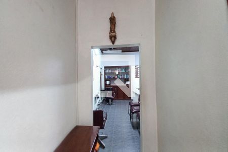 Corredor de casa à venda com 3 quartos, 110m² em Centro, Campinas